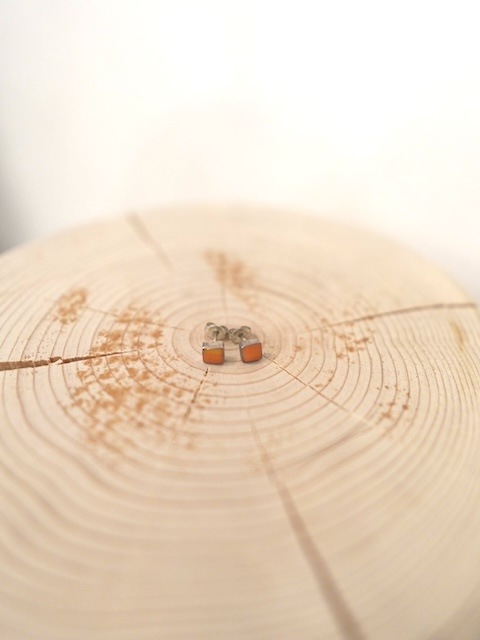 ＜Indian Jewelry＞oyster shell square pierce