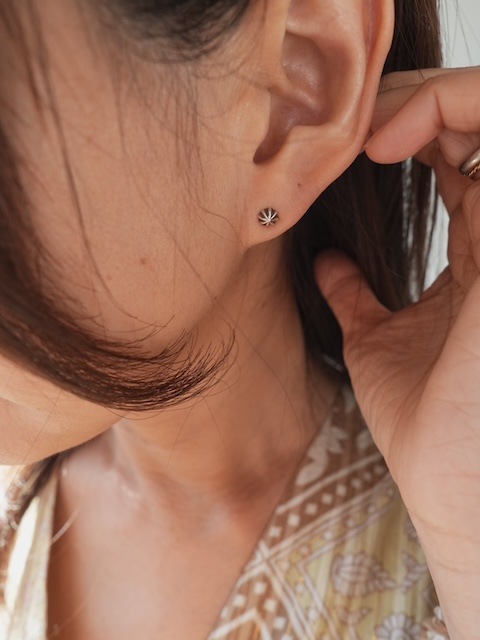 ＜Indian Jewelry＞silver studs petit pierce