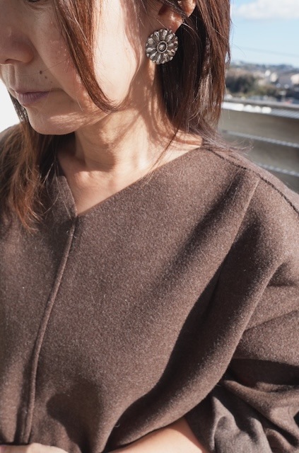 ＜Indian Jewelry＞FlowerConchoSilver Pierce