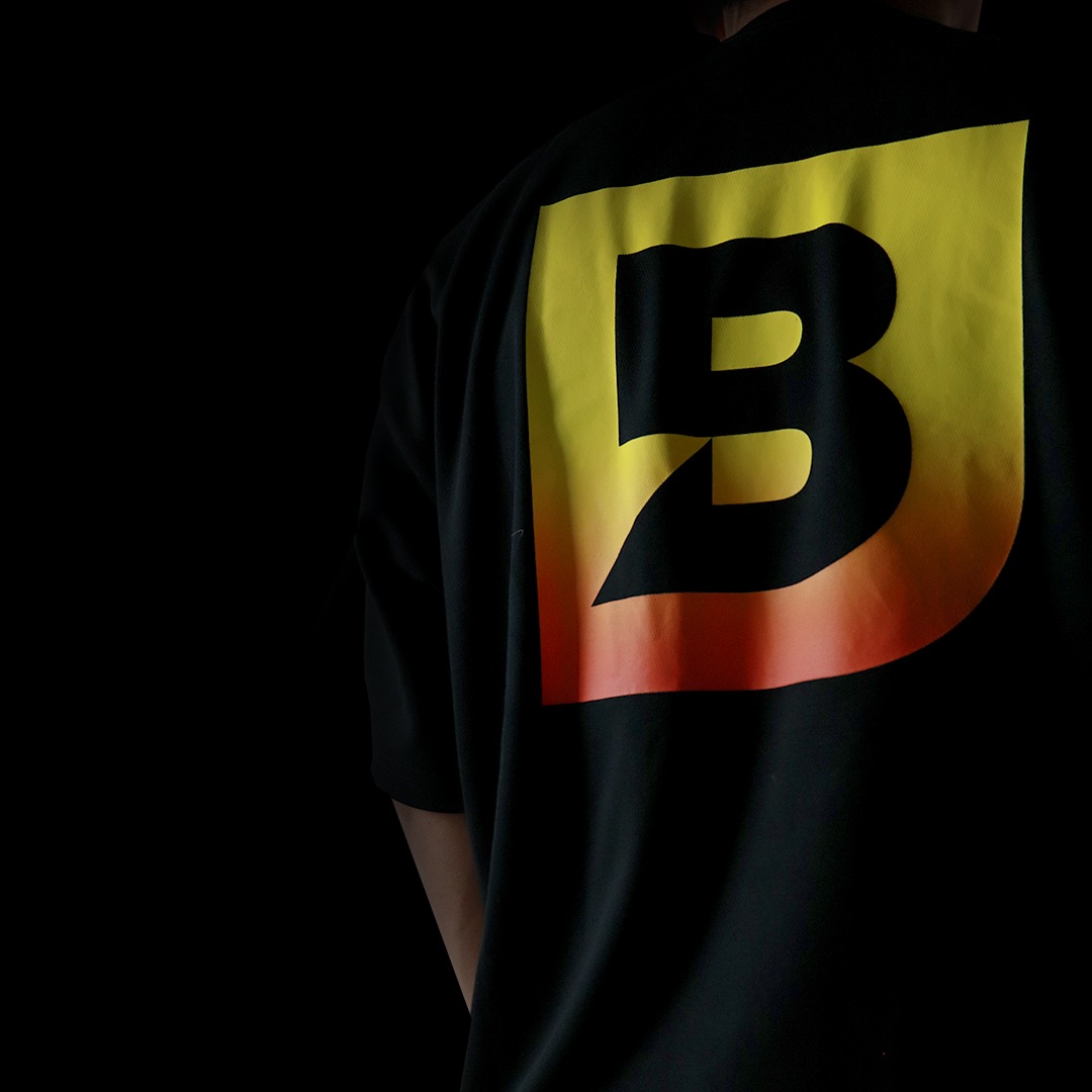 NEW ERA �� Bluestorm OVER SIZED TEE