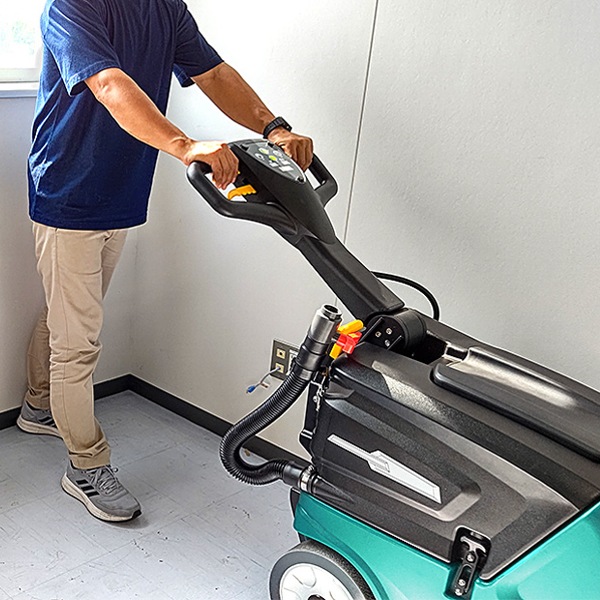 蔵王産業 スクラブメイトF30 自動床洗浄機【銀行振込・リース契のみ