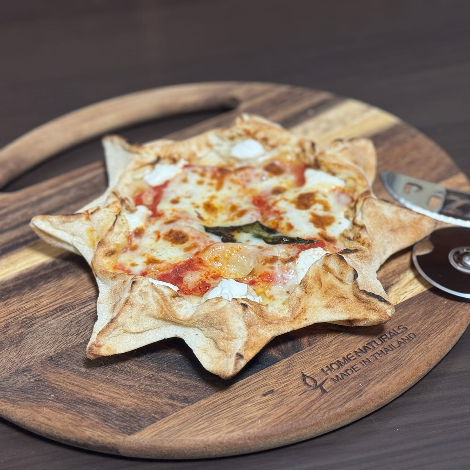 アカシア材 カッティングボード (円形) 持ち手付き | Wood Plate | BM