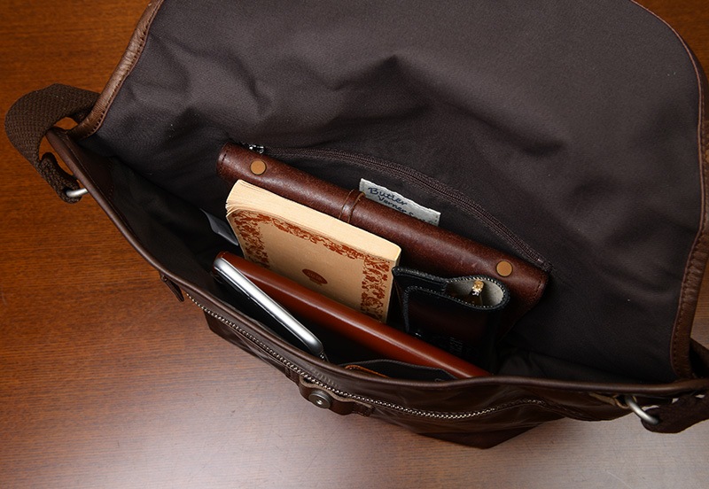 Butler Verner Sails 日本製 ポニー ミニメッセンジャー ショルダーバッグ  レザー ショルダー バッグ かっこいい シンプル 日本 国産  【送料無料】 Butler Verner Sails 日本製 ポニー ミニメッセンジャー ショルダー