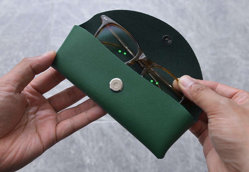 ☆美品☆ 大峡製 コードバン(馬革)／牛革 眼鏡ケース [グリーン] ☆美品☆ 大峡製 コードバン(馬革)／牛革 眼鏡ケース [グリーン]