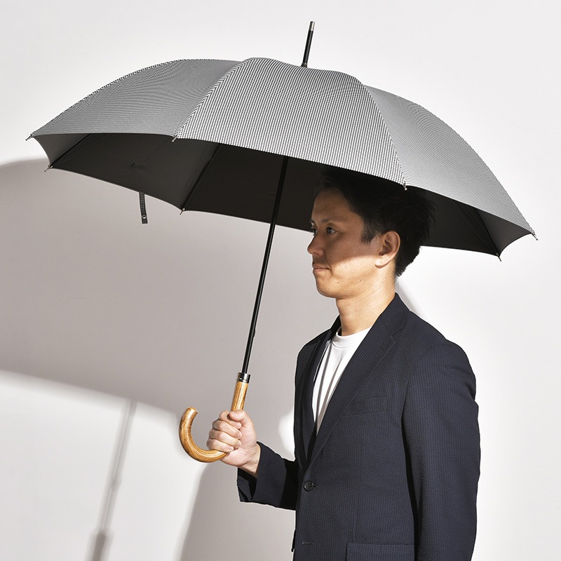 清光会 会員 竹角紅秋作2.5尺水墨山水 長さ168cm 幅88cmと幅広です。 清光会 会員 竹角紅秋作2.5尺水墨山水 長さ168cm 幅88cmと幅広
