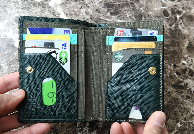 Bianchi 角シボ型押し牛革 二つ折りミドル財布 小銭入れあり franco  おしゃれ レザー 傷つきにくい カジュアル かっこいい 大人 Bianchi 角シボ型押し牛革 二つ折りミドル財布 小銭入れあり franco