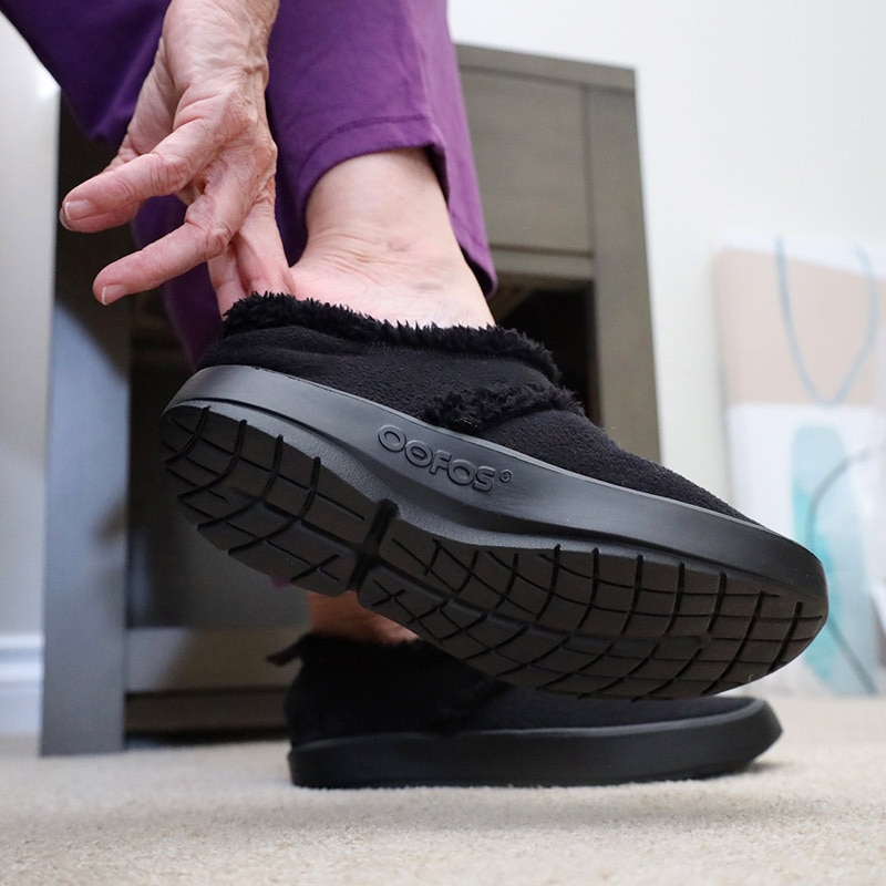 �����ե���/OOFOS Women's OOcoozie Low�ʥ������ ������������ �����˥ꥫ�Х꡼���塼��