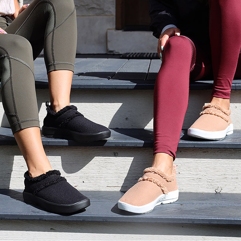 �����ե���/OOFOS Women's OOcoozie Low�ʥ������ ������������ �����˥ꥫ�Х꡼���塼��