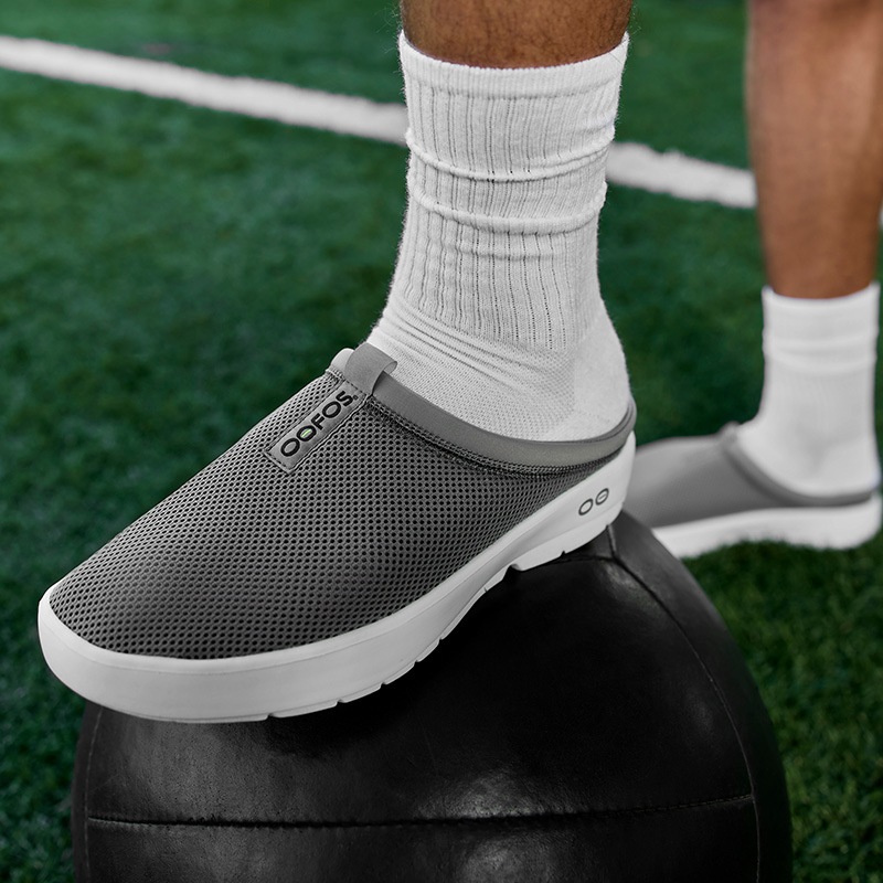 �����ե���/OOFOS Men's OOcoozie Sport Mule(���������������ݡ��ĥߥ塼��) �ꥫ�Х꡼�������