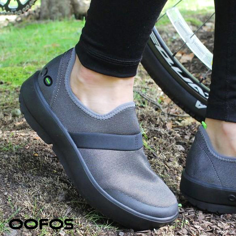 ウーフォス Oofos Oomg Fibre Low ウーエムジーファイバーロウ リカバリーシューズ ウーフォス Oofos シューズ 通販 Bonico ボニコ オンラインショップ