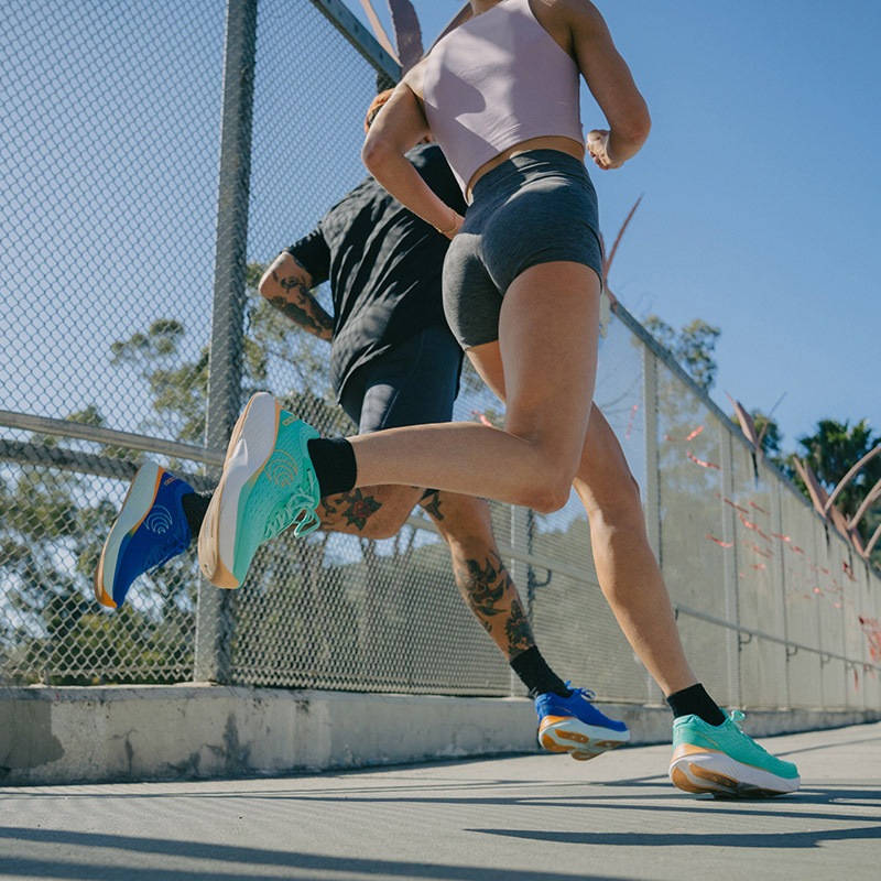 �ȥݥ�������å�/Topo Athletic ATMOS�ʥ��ȥ⥹�˥�� ���˥󥰥��塼��