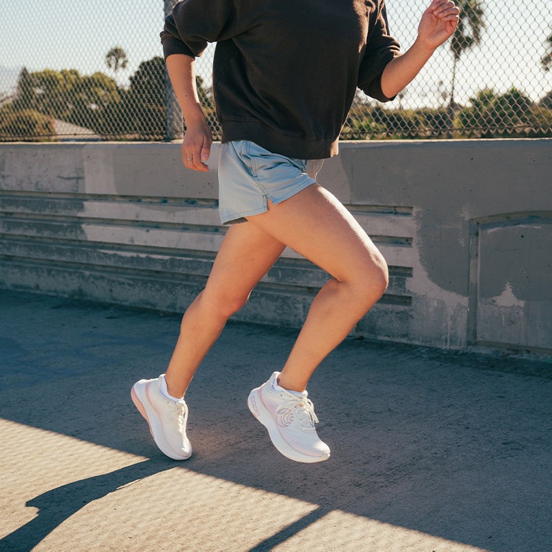 �ȥݥ�������å�/Topo Athletic AURA�ʥ�����˥������ ���˥󥰥��塼��