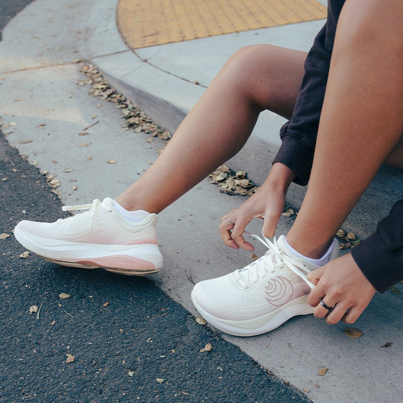 �ȥݥ�������å�/Topo Athletic AURA�ʥ�����˥������ ���˥󥰥��塼��