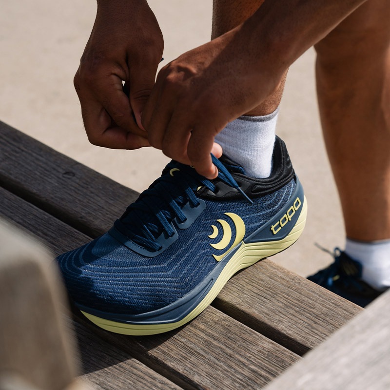 �ȥݥ�������å�/Topo Athletic ULTRAFLY 5�ʥ���ȥ�ե饤 5�˥�� ���˥󥰥��塼��