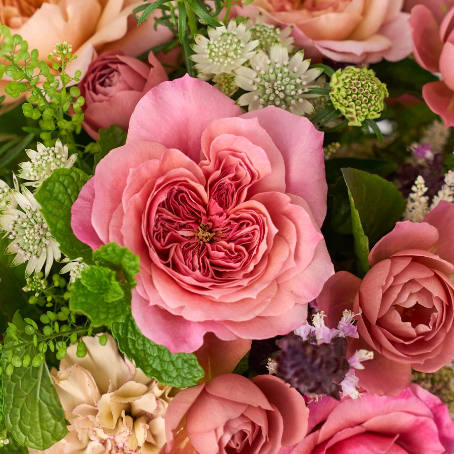 【母の日】和ばらとカーネーションのBOXアレンジメント｜L｜5/7～10お届け