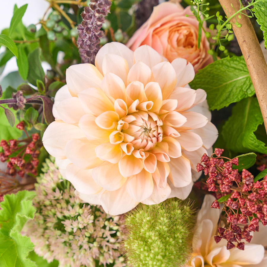 季節のバスケットアレンジメント｜L