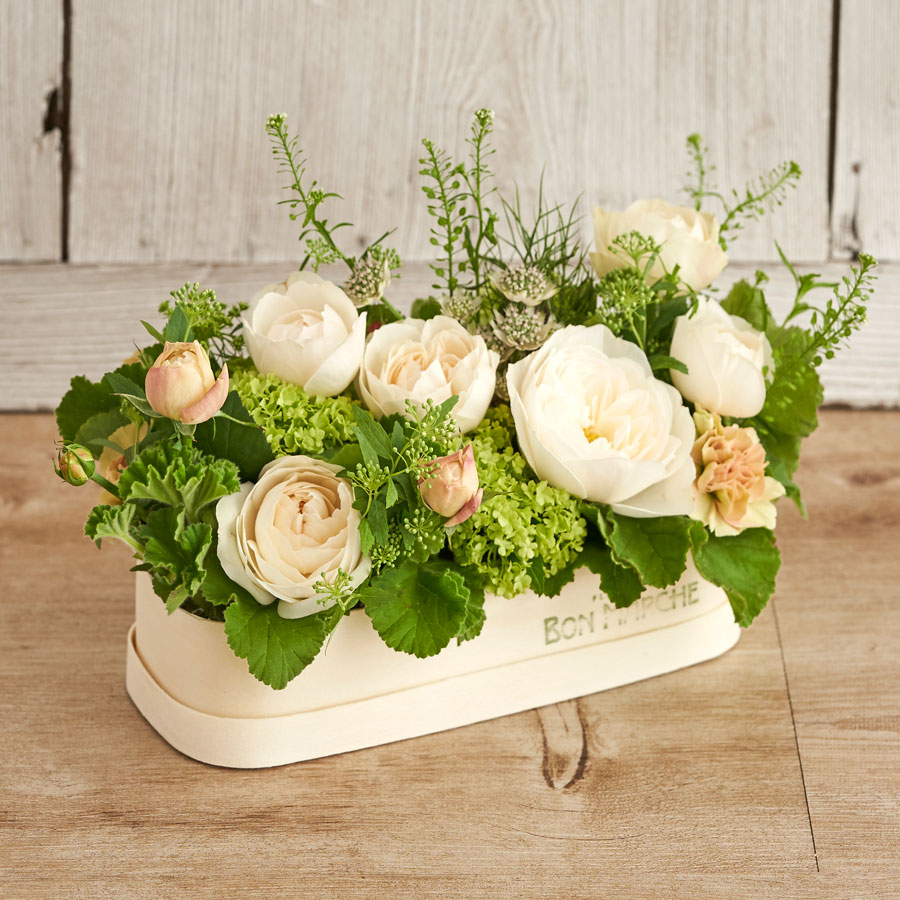 季節のバラのアレンジメント｜White