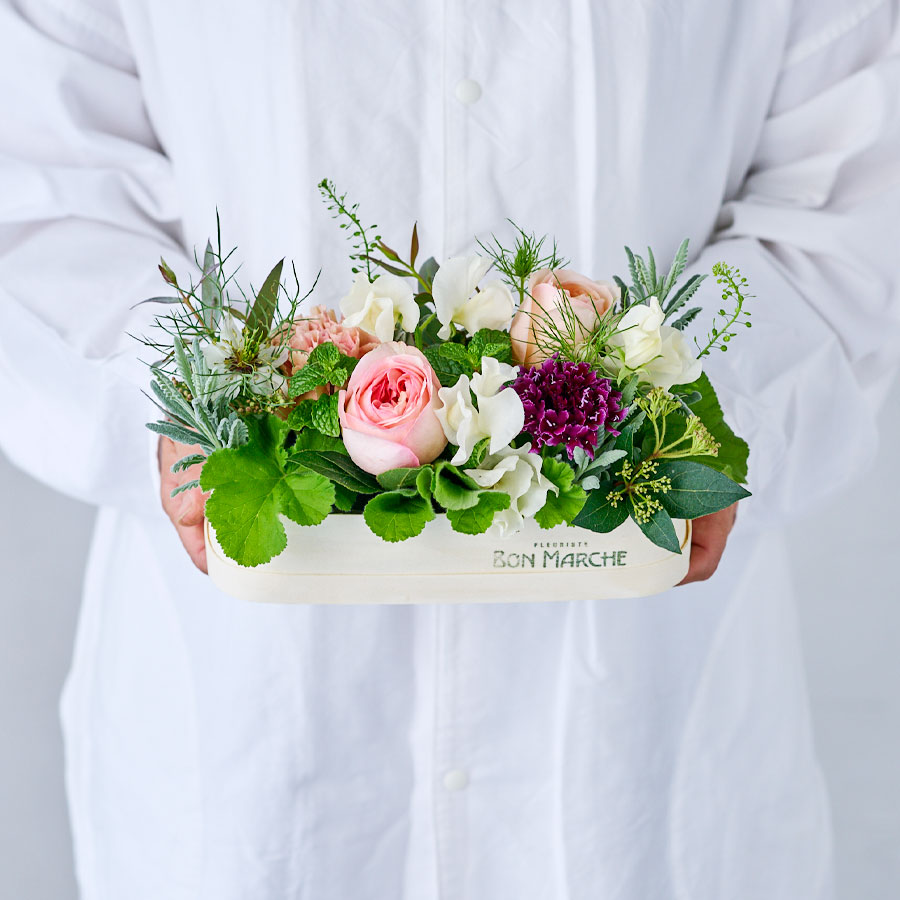 季節のバラのアレンジメント｜Pink