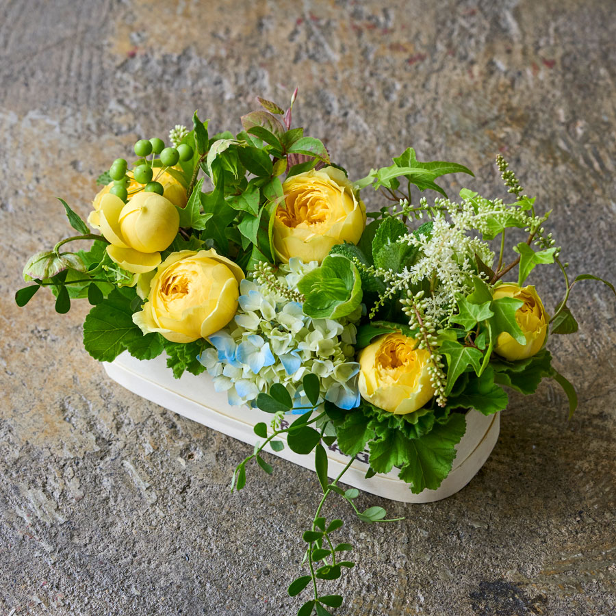 季節のバラのアレンジメント｜Yellow