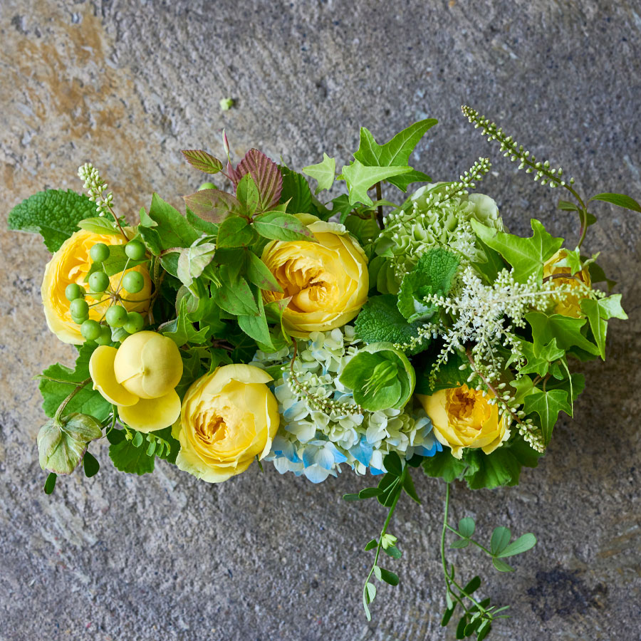 季節のバラのアレンジメント｜Yellow