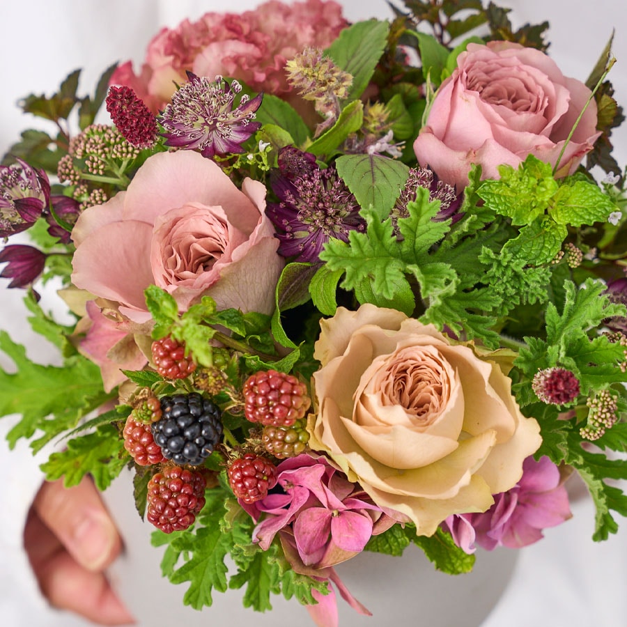 オリジナルローズと草花のアレンジメント｜M｜堀木園芸