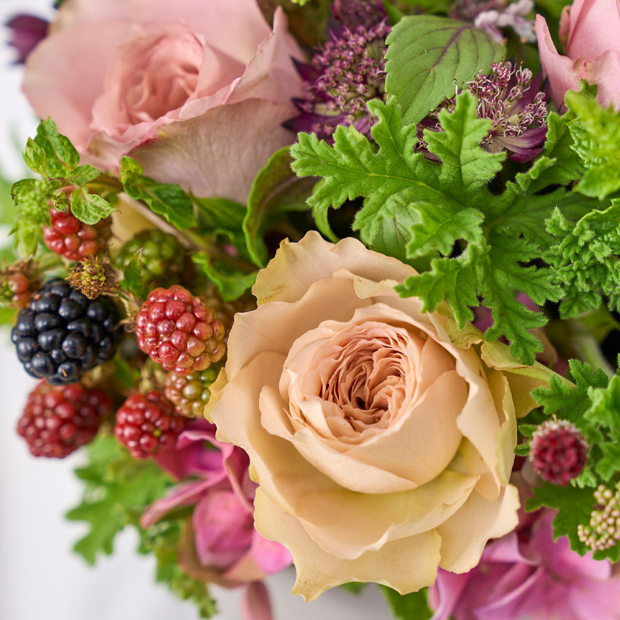 オリジナルローズと草花のアレンジメント｜M｜堀木園芸
