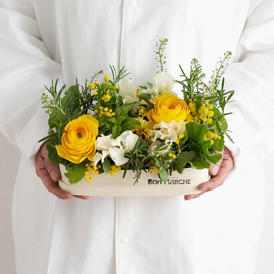 季節のアレンジメント｜ラナンキュラス