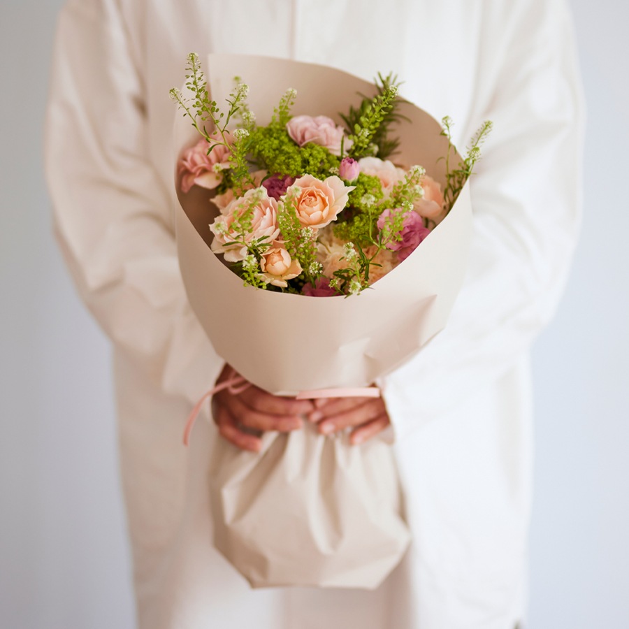 【母の日】スプレーバラとカーネーションのブーケ｜5/7～10お届け