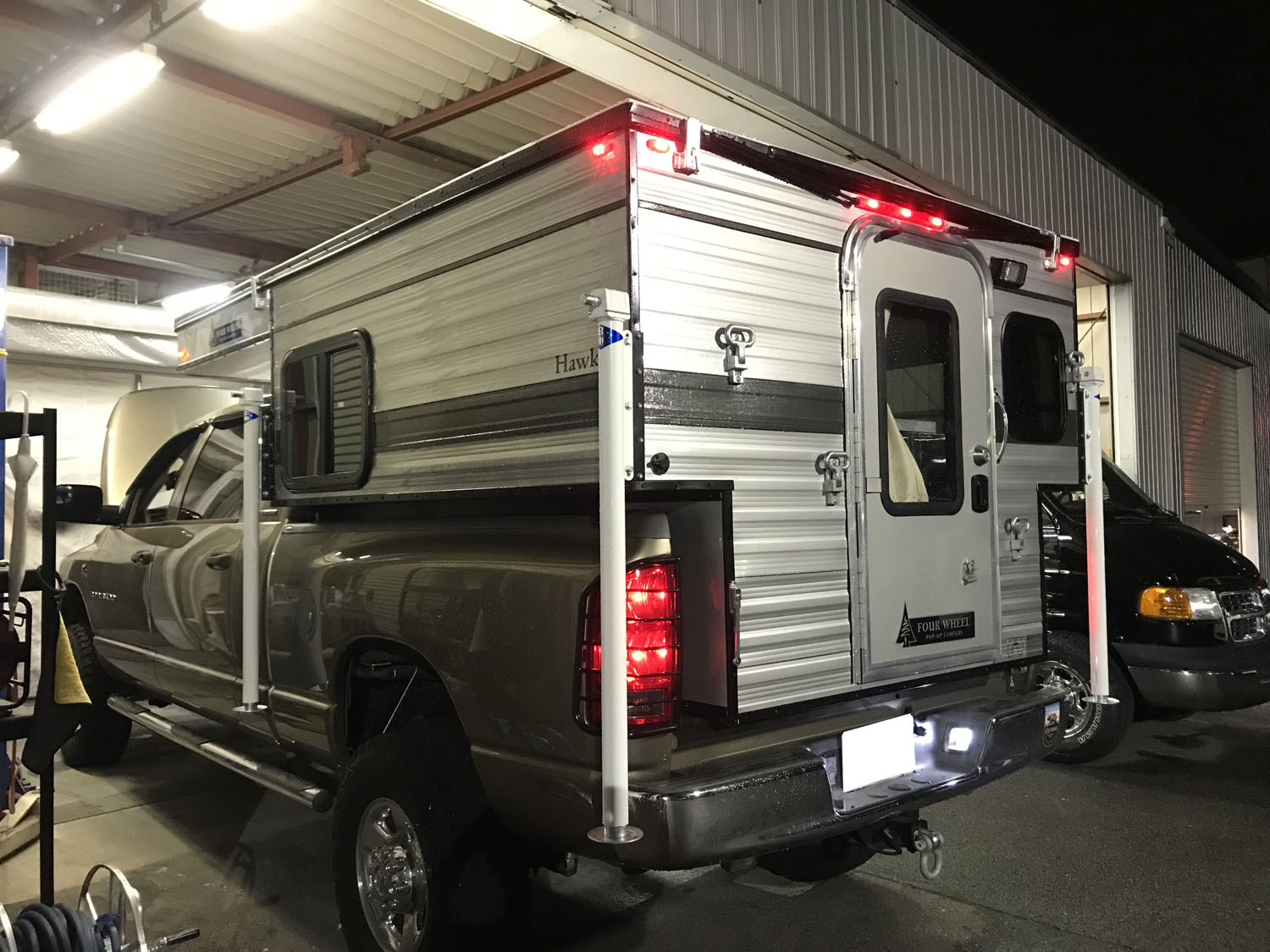 FOUR WHEEL CAMPER ��������������