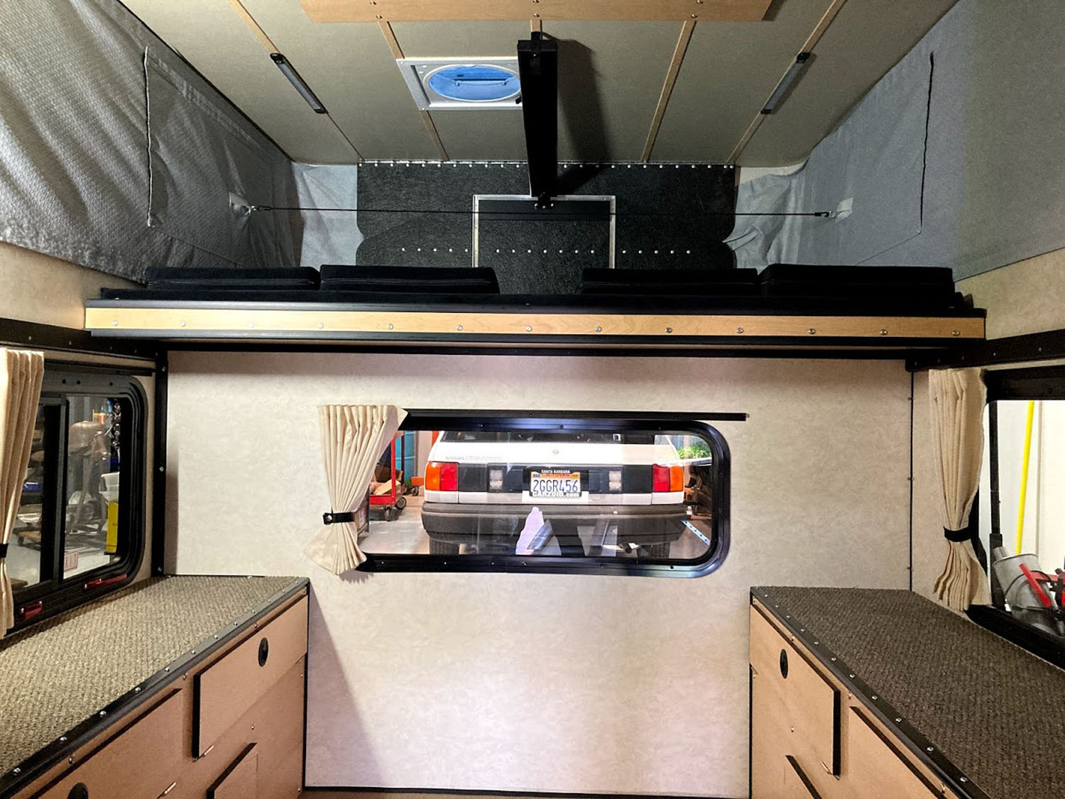 FOUR WHEEL CAMPER ��������������