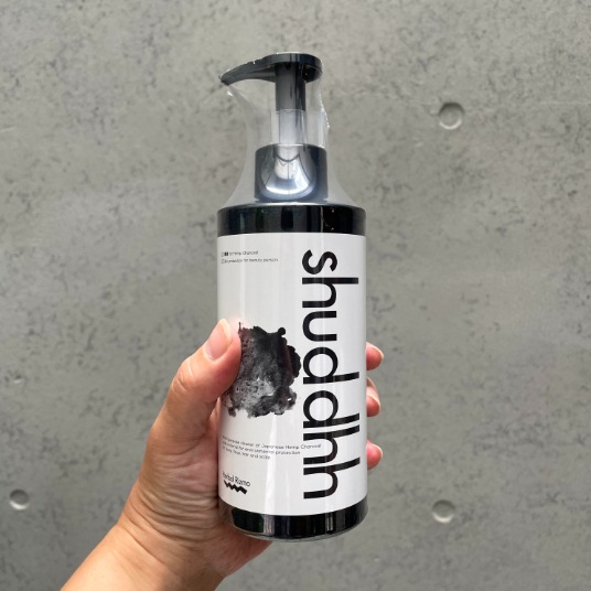 shuddhh　HEMP CHARCOAL SHAMPOO　ヘンプ・チャコール・シャンプー　390ml