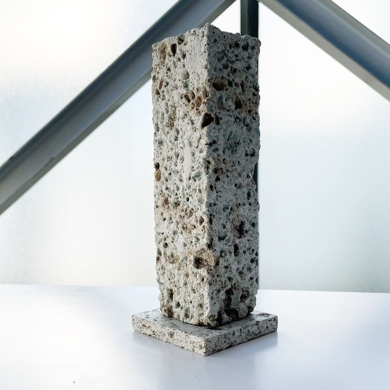 大谷石　一輪挿し　角　大