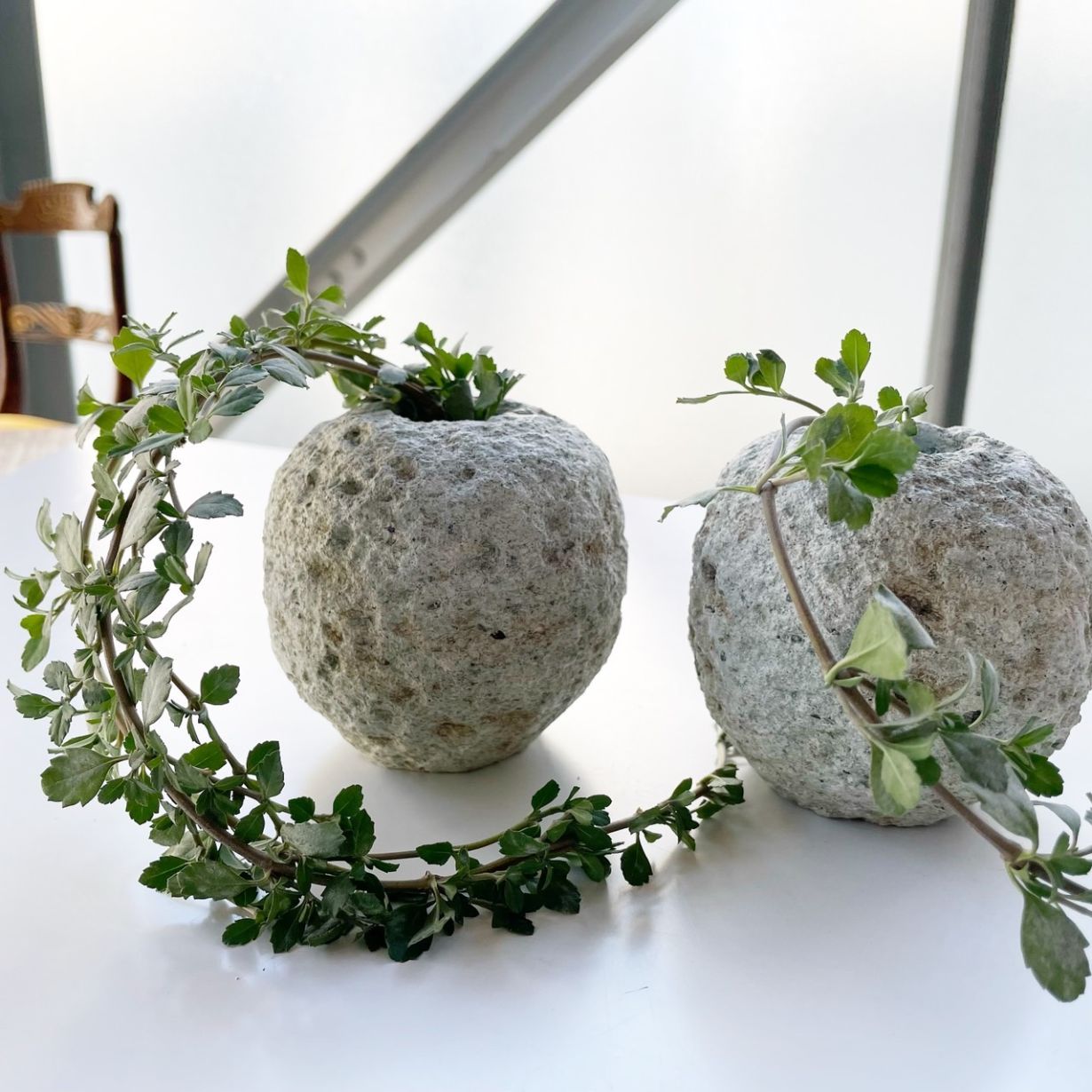 大谷石　花器　球