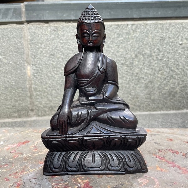 ブッダ像　（釈迦如来）木製手彫り (AH)