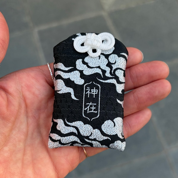 おまもり袋　神在月限定　八雲（黒）2025