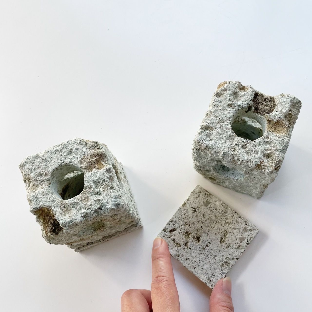 大谷石 キャンドル・ライト・スタンド 小 | ブッククラブ回 Online Store