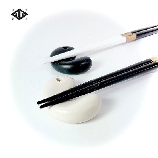 勾玉はしおき　モノトーン2個セット