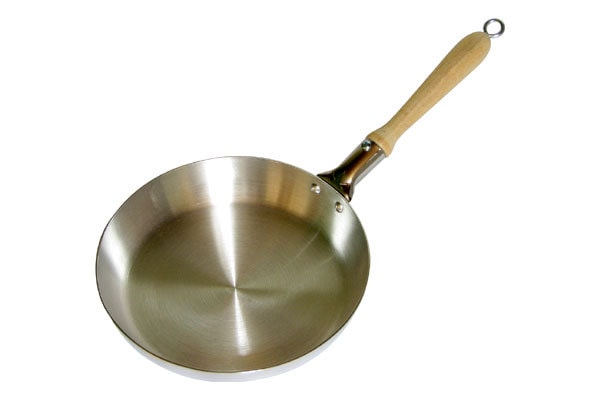 木の取っ手 フライパン | ままごと | 赤ちゃん・ドイツ 絵本と木の