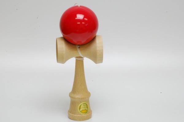 競技用けん玉 大空 赤 | 伝承のあそび | 赤ちゃん・ドイツ 絵本と木の