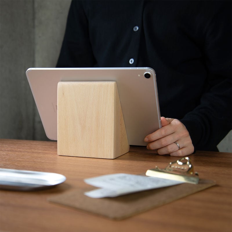 木製タブレットスタンド