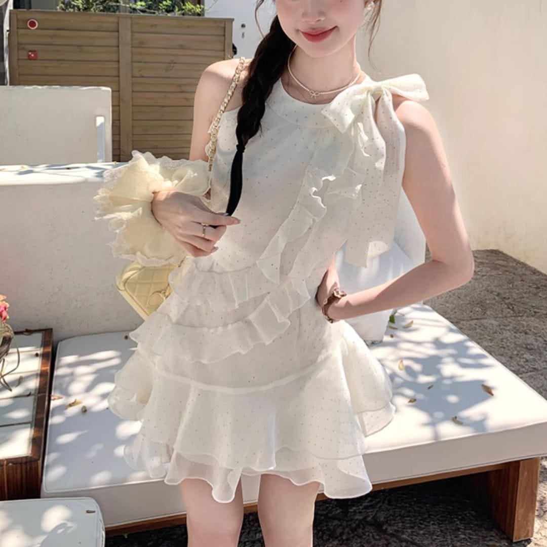 正規品♡ 【SPRING】フリルワンピース♡オフホワイト Amourire girl（アムリールガール）の「肩ひもデザイン フラワー