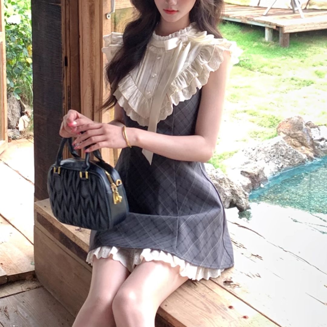 ルネ♡フロントフリル　ニットワンピース シアー ラッフルフリル Vラインネック ニット ワンピース le reve