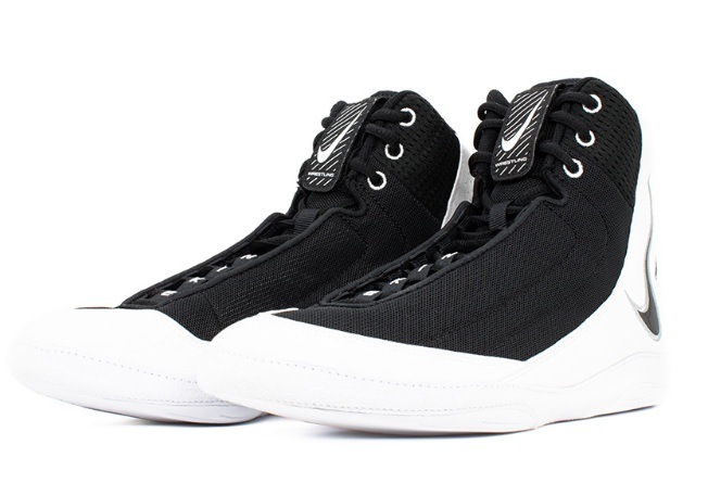 NIKE INFLICT 4  �ڥ֥�å�/�ۥ磻��/���졼�ۡʥ쥹��󥰥��塼����