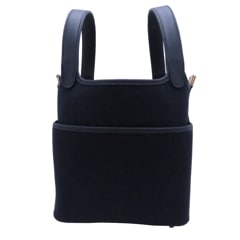 M6938 フェンディ ピーカブー アイシーユー ブラック バッグ 7VA529 M6938 フェンディ ピーカブー アイシーユー ブラック バッグ 7VA529