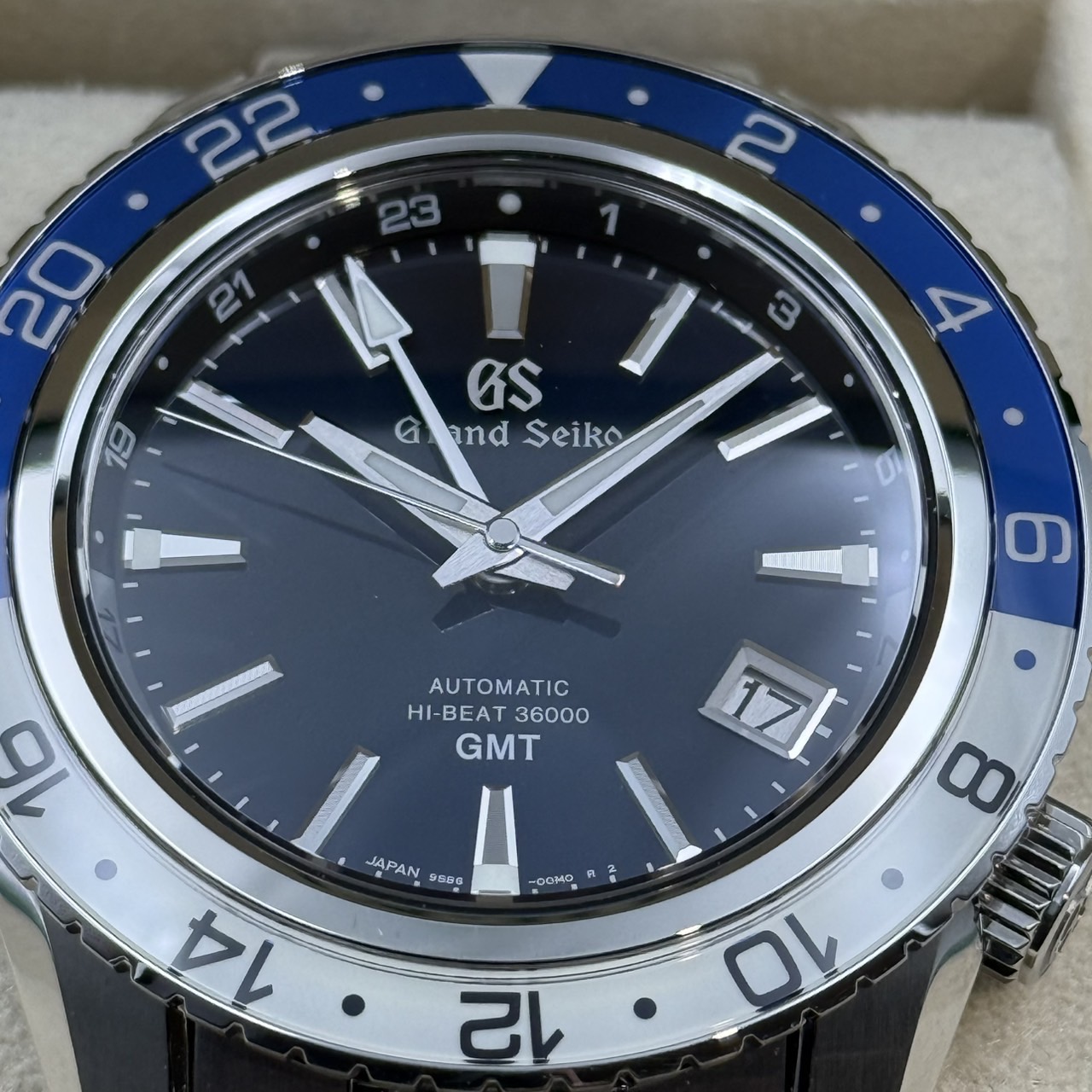 GRAND SEIKO(�����ɥ�������) �ᥫ�˥���ϥ��ӡ��� 36000 GMT SBGJ237 �ߥåɥʥ��ȥ֥롼 ������� ���ض�Ź ST-277