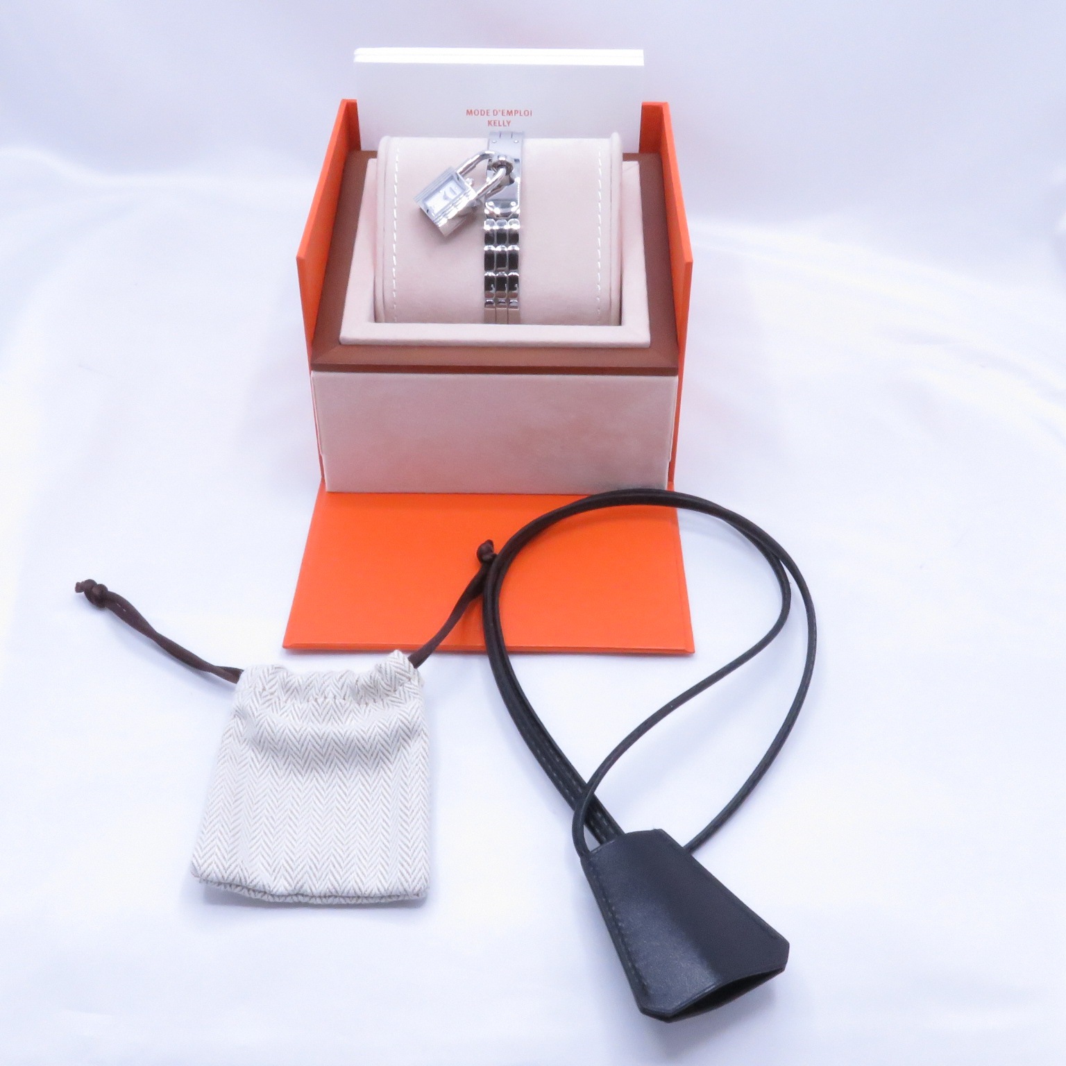 HERMES(����᥹)/���꡼�����å�/KE4.110/SS/�ܥå���������/�ۥ磻��/2024.9��/̤����/NAC-266��̾�Ų�Ź��
