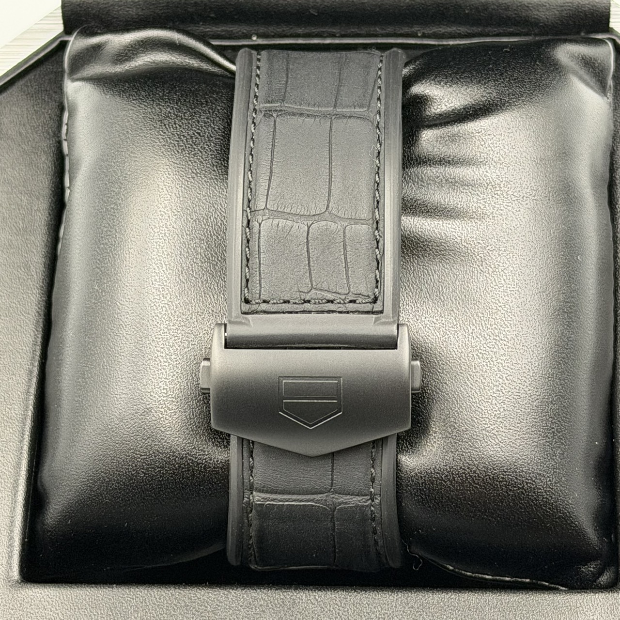TAG Heuer(�����ۥ��䡼) ����饭���С��ۥ��䡼02T����ߥå��ȥ�����ӥ�� CAR5A8Z �֥�å� 2017ǯ6�� ����Ʊ�� ���� SA-76 ���ض�Ź