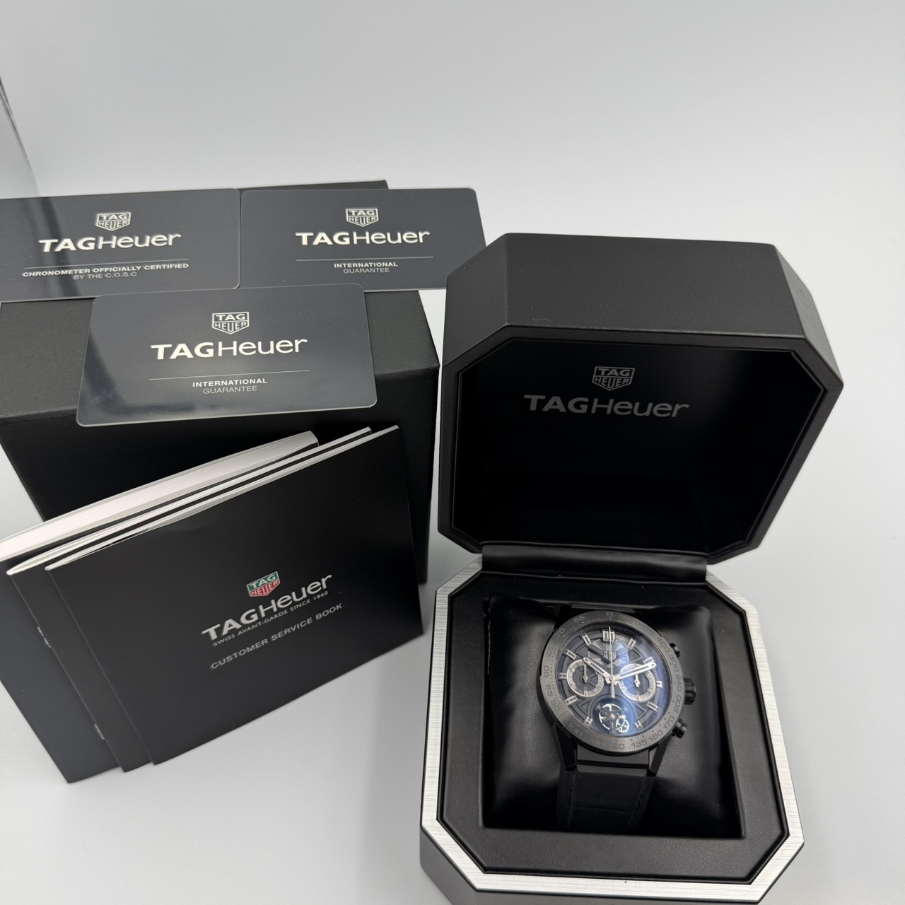 TAG Heuer(�����ۥ��䡼) ����饭���С��ۥ��䡼02T����ߥå��ȥ�����ӥ�� CAR5A8Z �֥�å� 2017ǯ6�� ����Ʊ�� ���� SA-76 ���ض�Ź