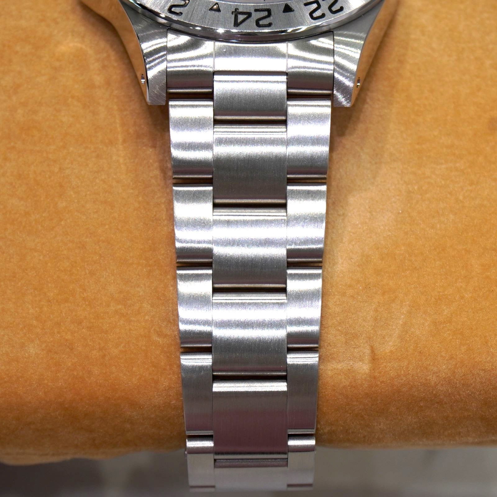 E-146 ROLEX (����å���) �������ץ����顼�� �ӻ��� 16570 �֥�å� SS ���������� ̤Ĵ�� ��°�ʴ��� ����Ʊ�� ���Ź