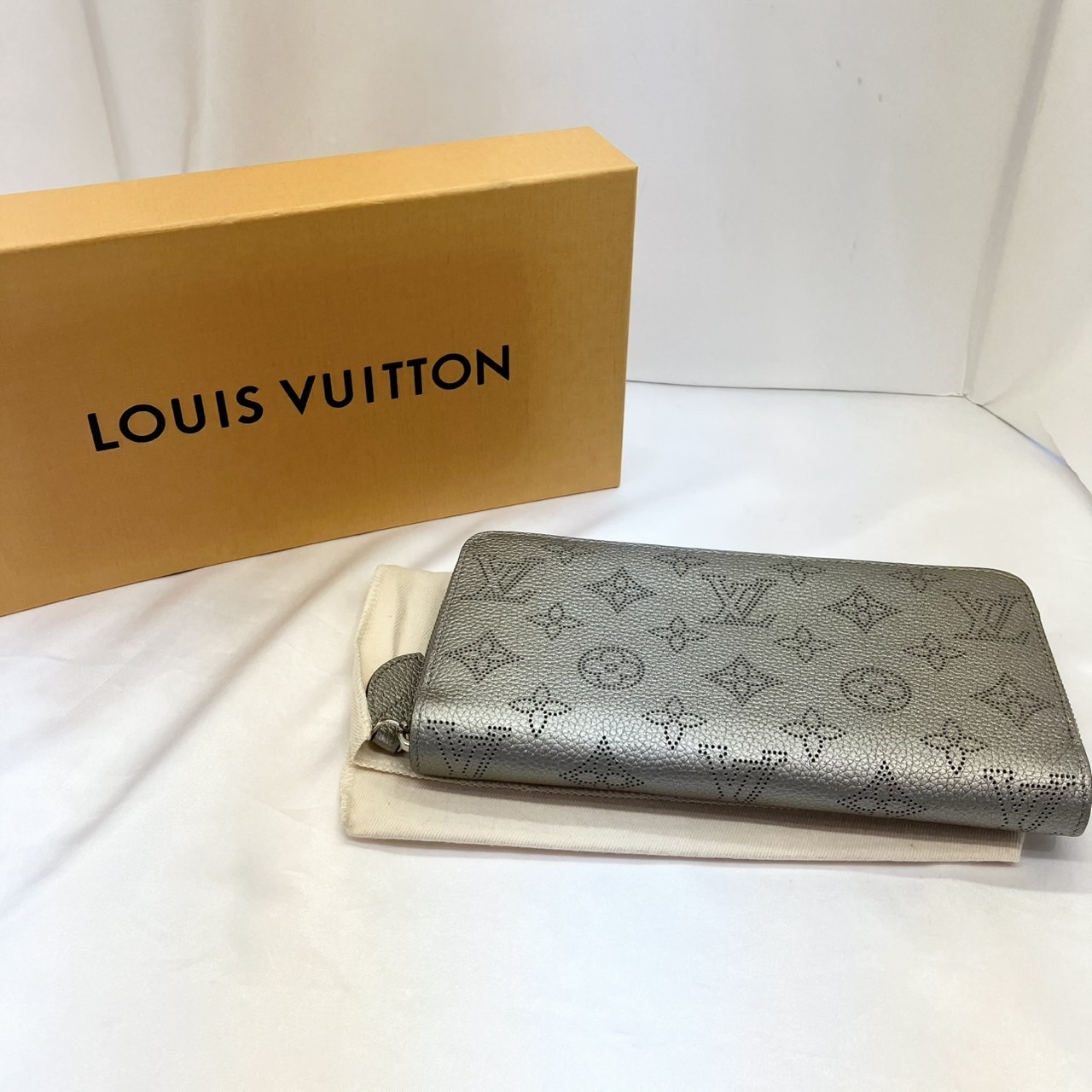 LOUIS VUITTON(�륤�����ȥ�) ���åԡ�������å� M81642 �᥿��å�����С� �ޥҥ� IC�� Ȣ������ ���A (����Ź)
